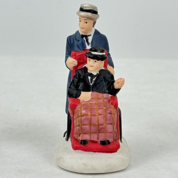 Vtg Christmas Village Accessories 3 Miniature Figurines 2 White Picket Fence - Picture 16 of 16